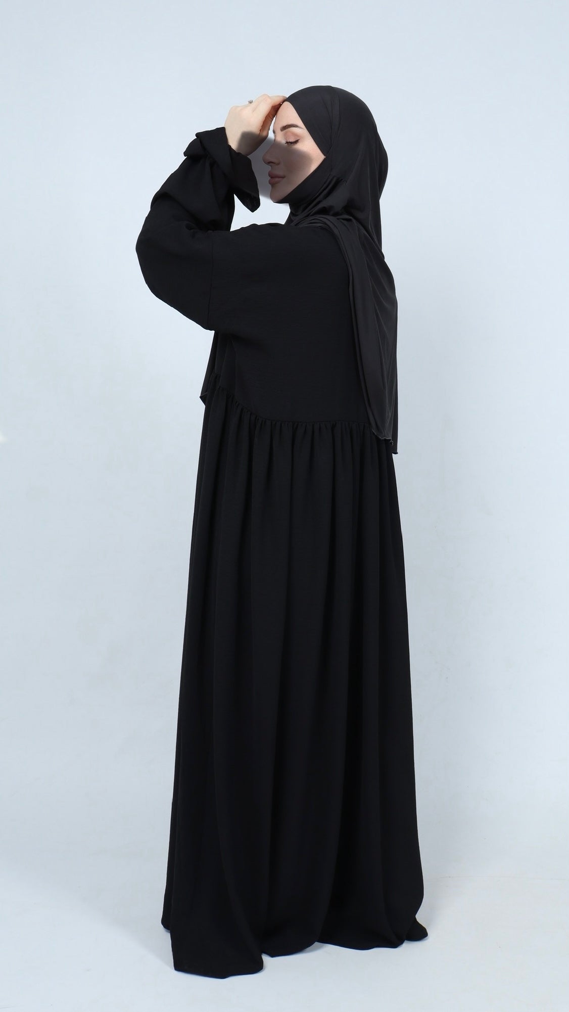 Abaya Maryam - Die Königsfarbe Schwarz