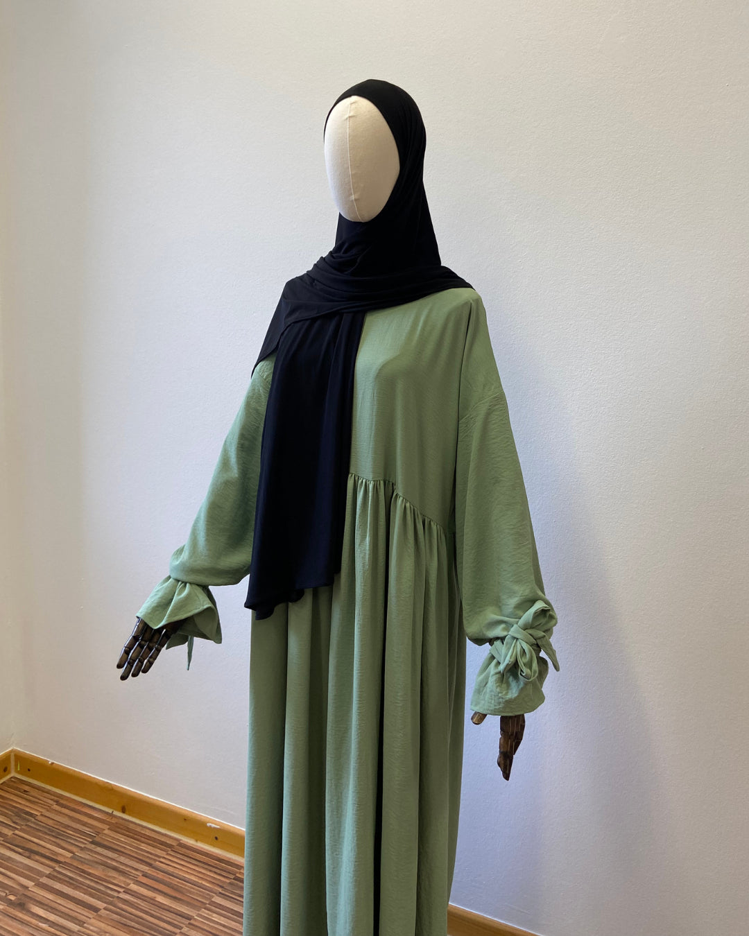 Mango Krepp Abaya Rüschenärmel