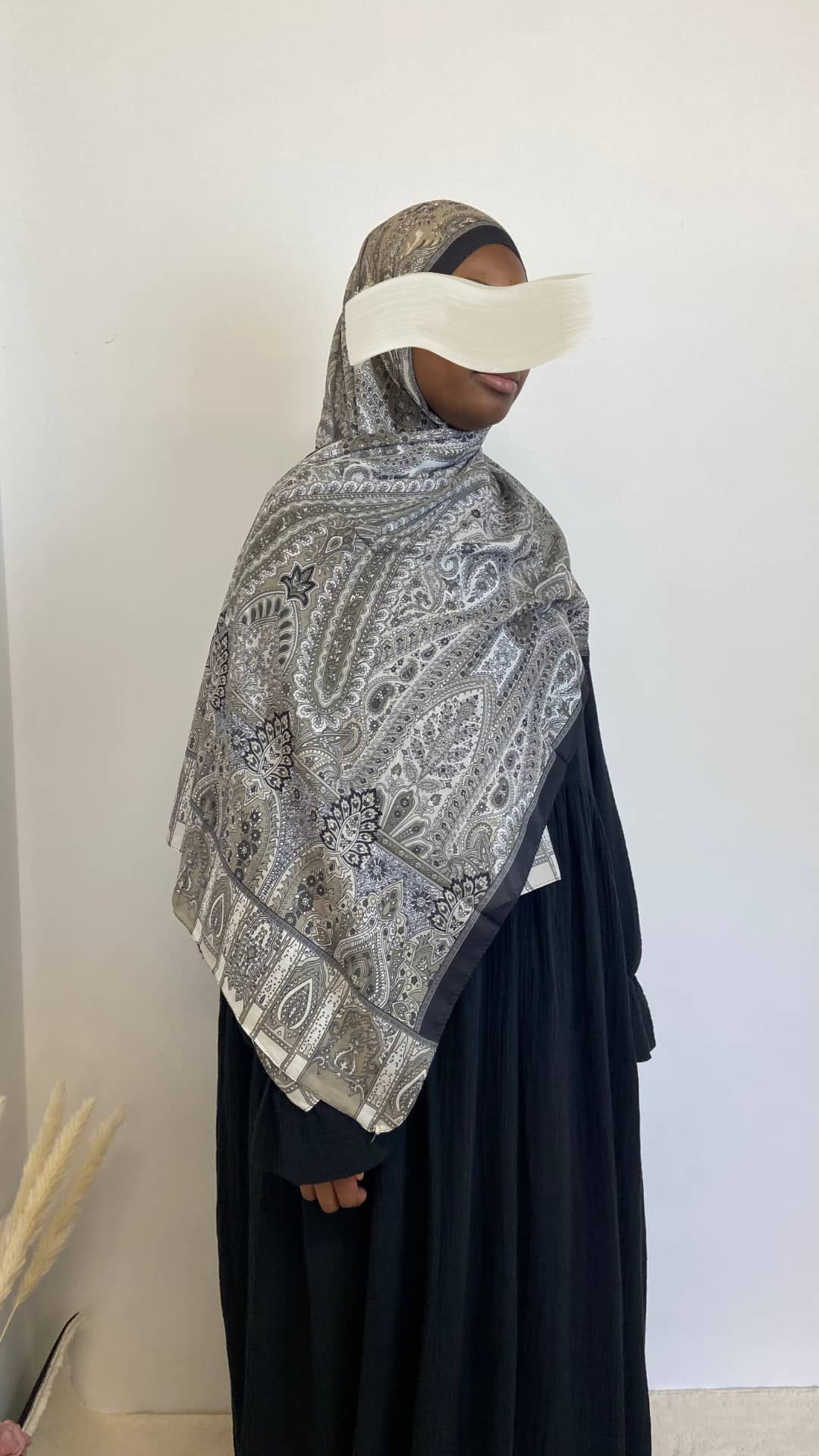 Oriental Hijab in der Farbe Olive Green