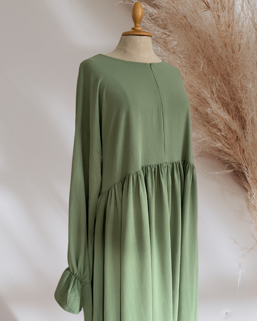 Mango Krepp Abaya Rüschenärmel