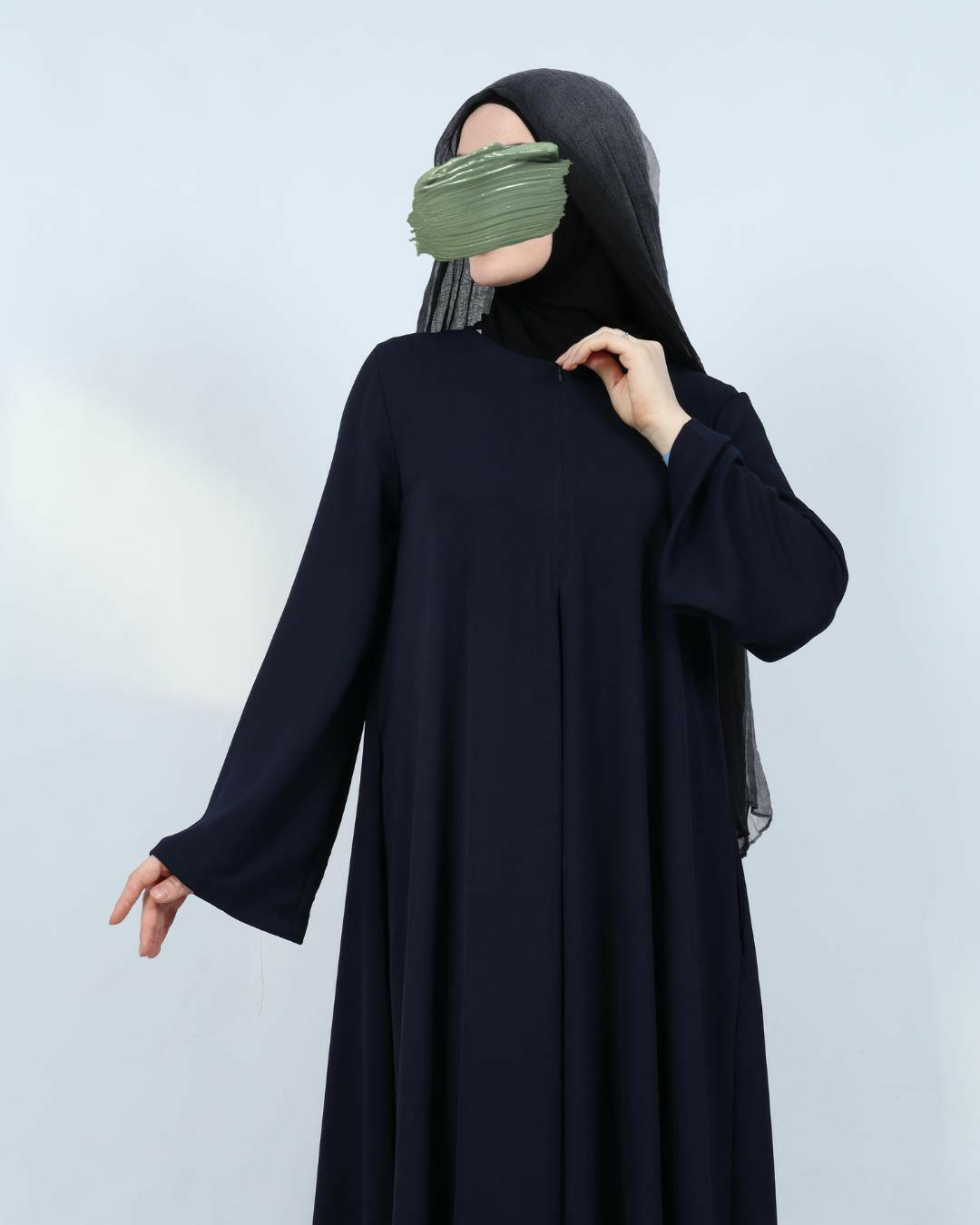 Die bequeme Eleganz -Abaya Aischa Dunkelblau.