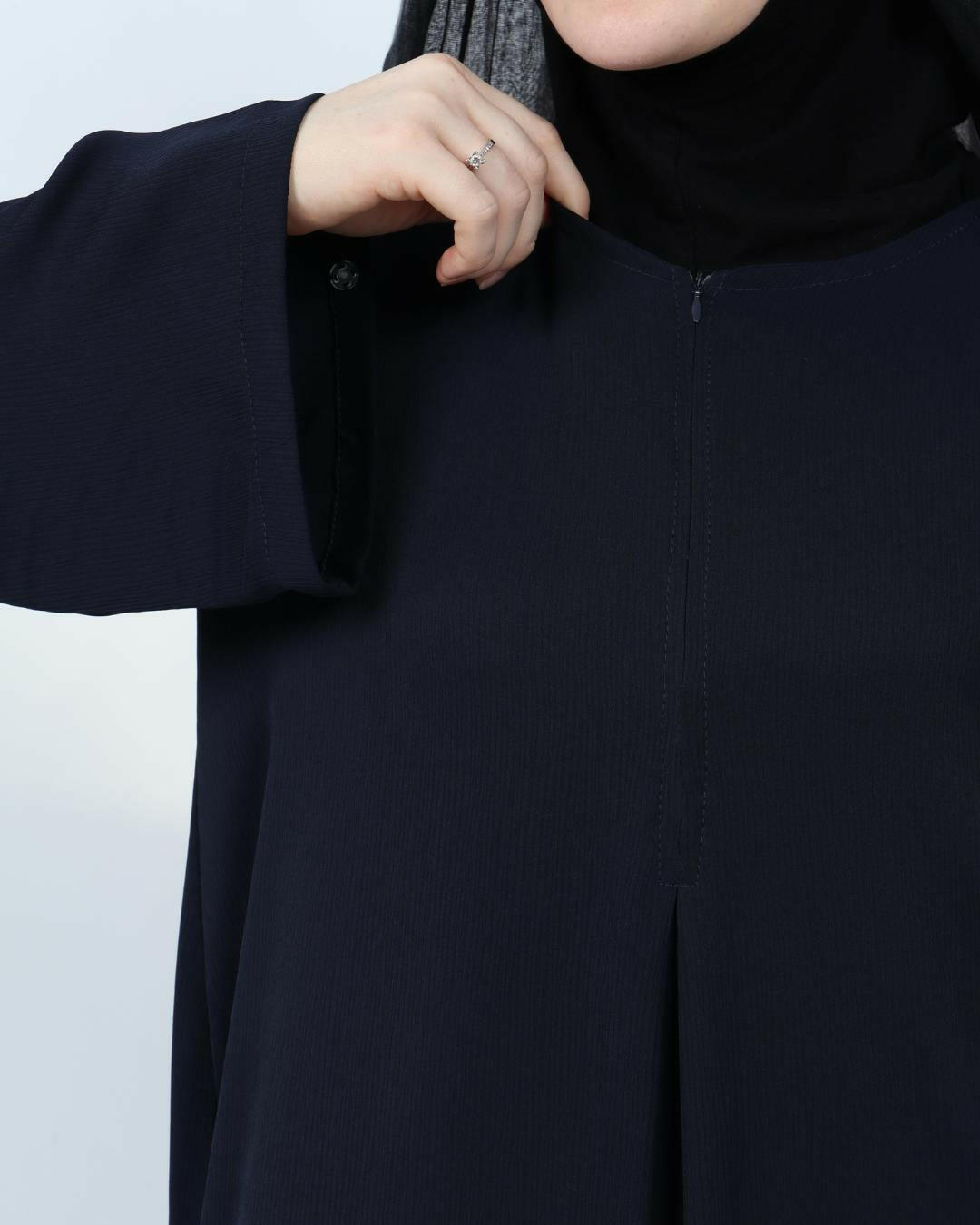 Die bequeme Eleganz -Abaya Aischa Dunkelblau.