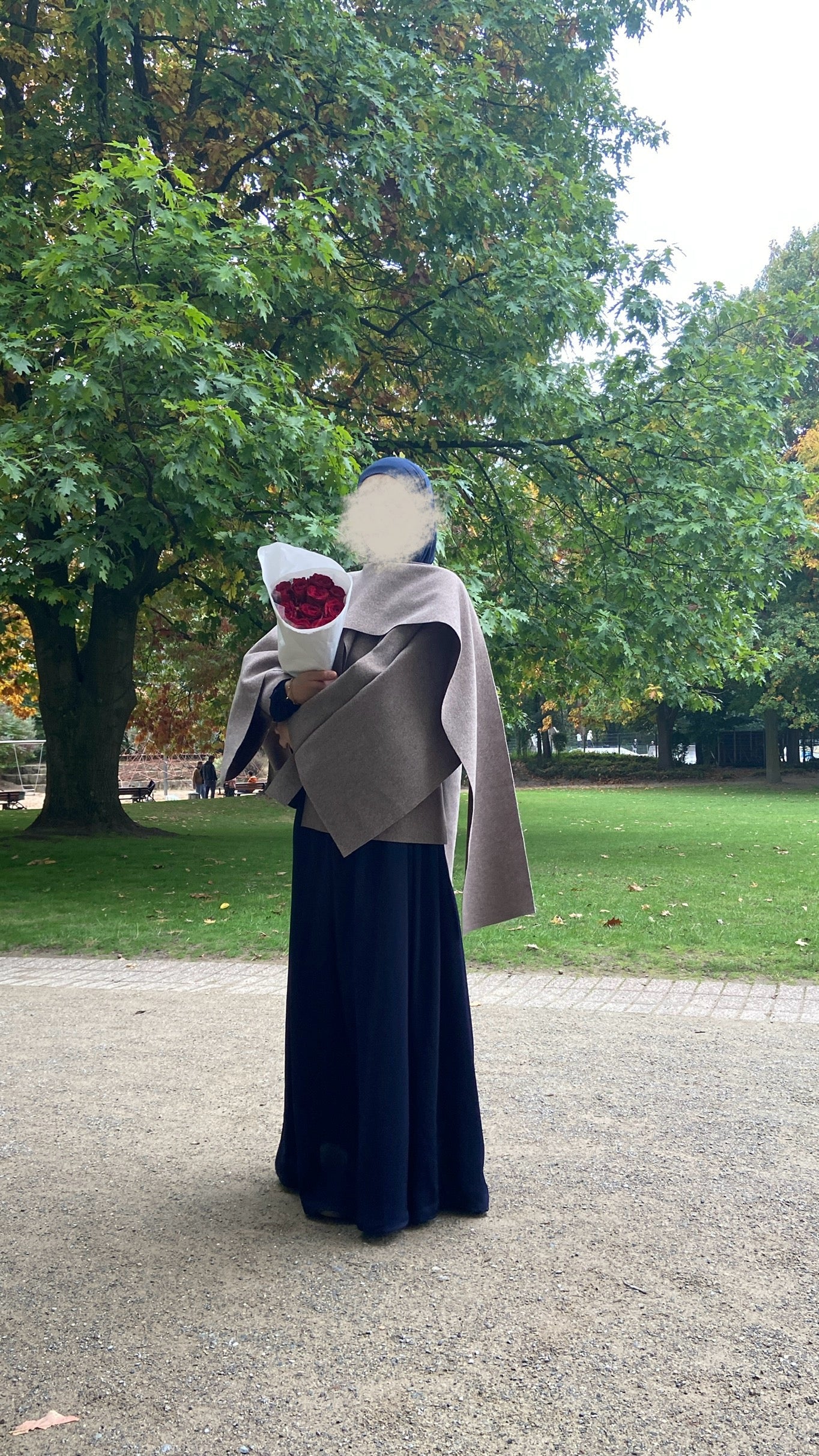 Cape mit angenähtem Schal Montecarlo