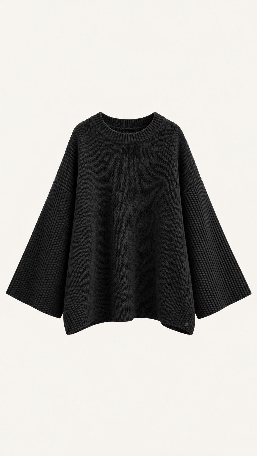 Yara Oversize-Pullover in Schwarz – Ghost-Mannequin-Ansicht